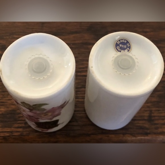 HUGE SALE! VINTAGE GOLDEN CROWN E&R W. GERMANY PORCELAIN SALT/PEPPER SHAKERS - Picture 6 of 6